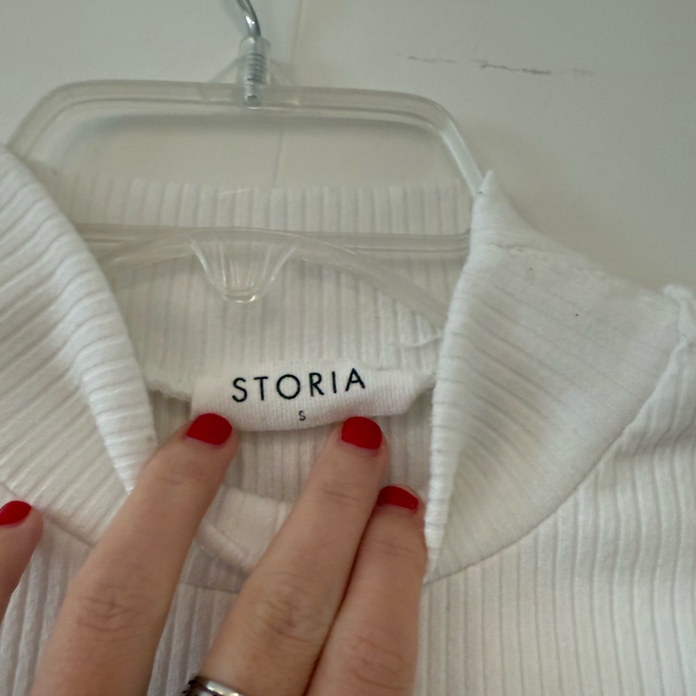 Storia White Ruffle Top - Picture 3 of 3